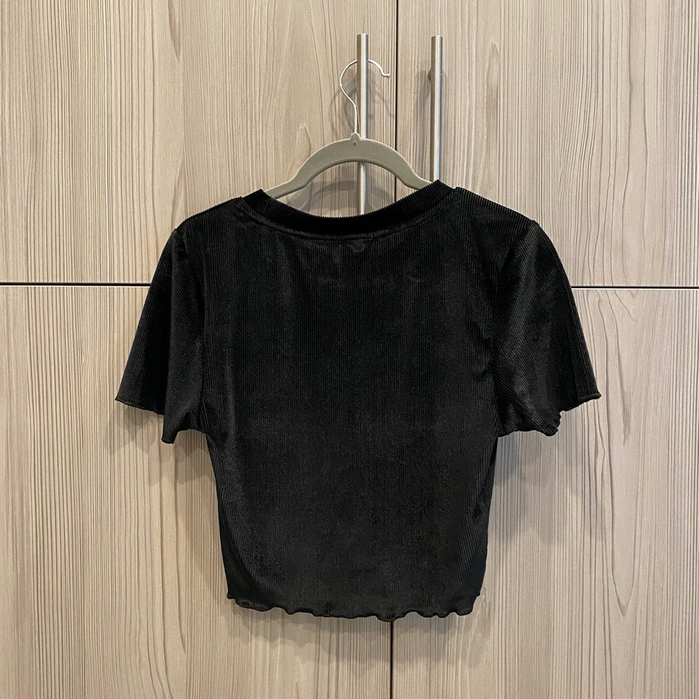 Black Ribbed Velvet Crop Top - Picture 2 of 4